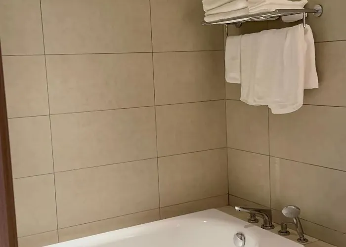 Khách sạn hẻo lánh Alacarte
